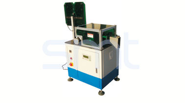 La CC incunea la macchina d'inserimento di carta della scanalatura della tagliatrice per la formazione/taglio della carta